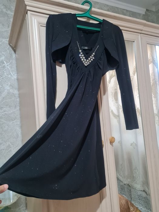 Платья и кофточки