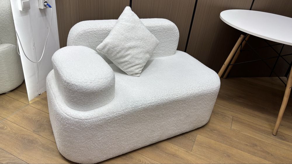 Белый диван размер/70х65х120см