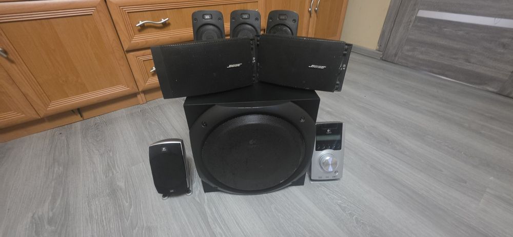 Vând sistem audio Logitech z5500 pert 800 lei negociabil