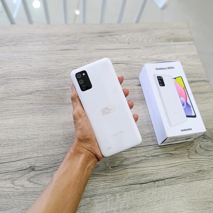 Samsung ideal srochna sotiladi