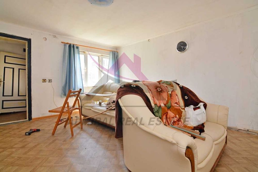 Самостоятелна къща -гр Вълчи дол