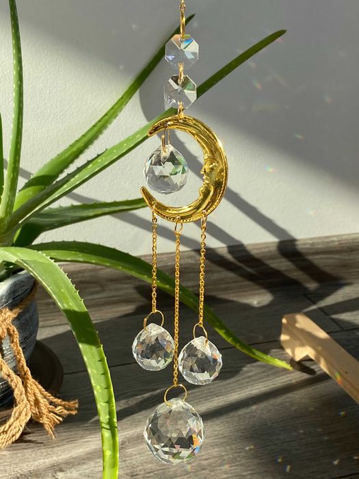 Ловци на Светлина с Естествени Кристали (Suncatchers)