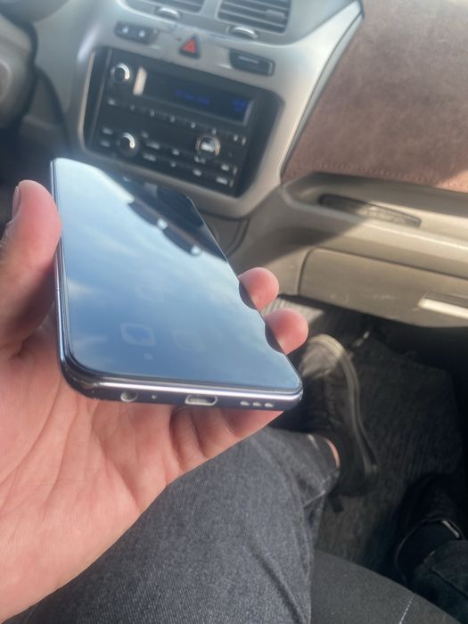 Продам смартфон в отличном состояний Redmi note 10s