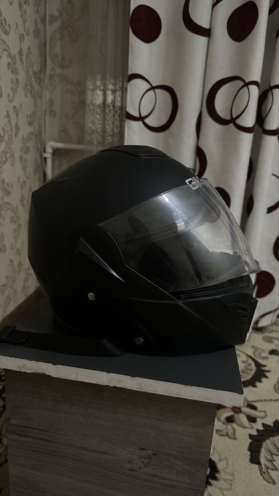 Продам шлем с наушниками