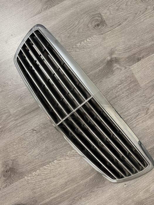Решетка радиатора Mercedes Benz W211