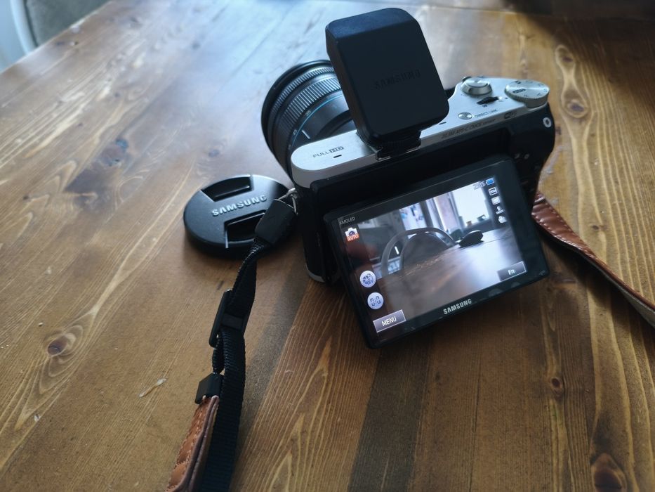 Продам камеру Samsung NX300