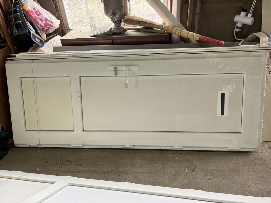 Пластиковые двери