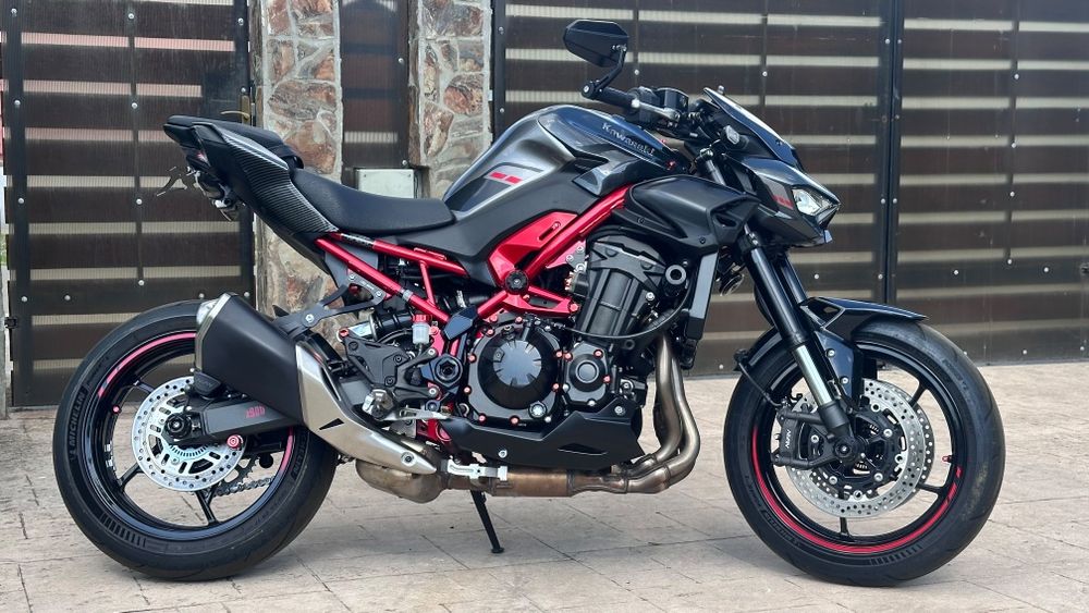 Kawasaki Z900.  2025