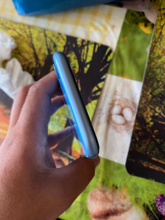 Vand sau schimb iphone xr albastru