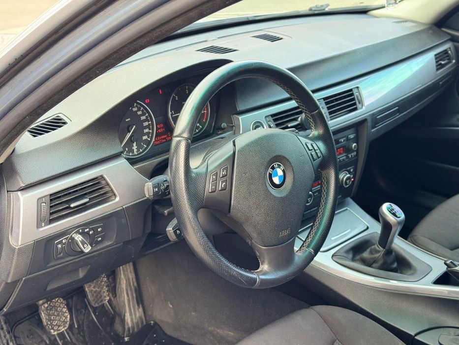 BMW   E90 facelift e5