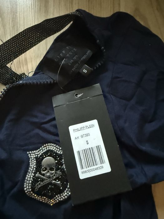Нови тениски Guess,Plein