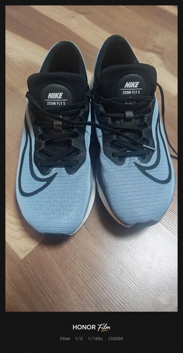 NIKE ZOOM FLY 5 маратонки оригинални 

Размер:45.5
Стелка:29.5 см