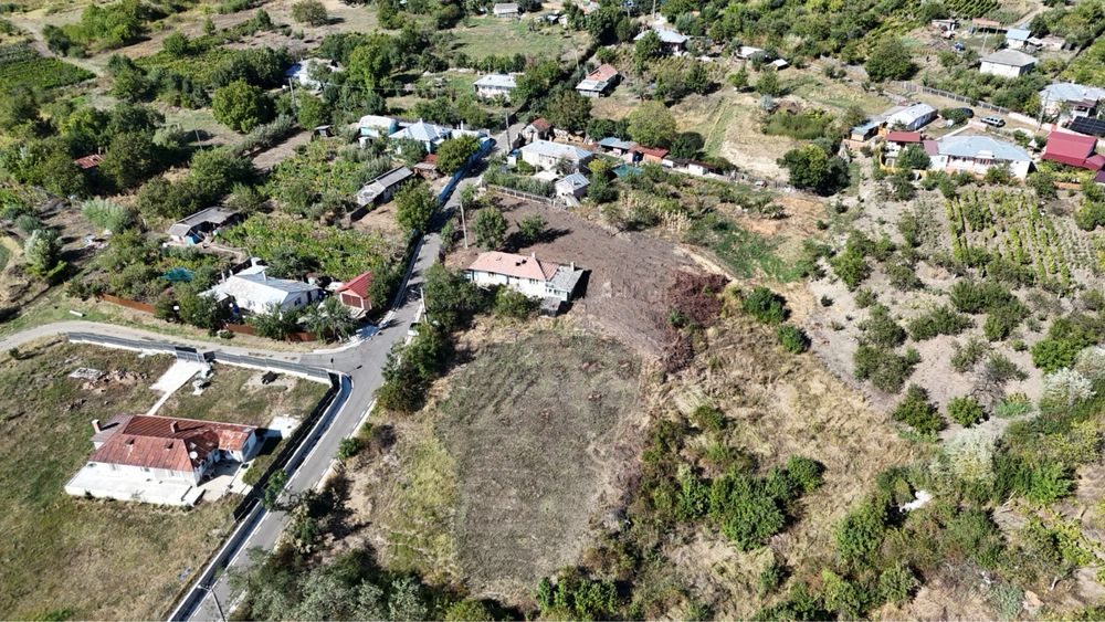 Pers fizica vand TEREN 1900mp in Comarna, dupa Tomesti, 17km de iasi, curent si asfalt