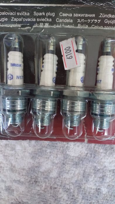Продам свечи, клемы, лампочки