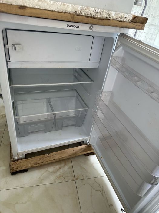 Холодильник Бирюса