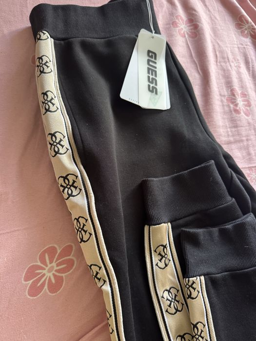 Дамско долнище Guess