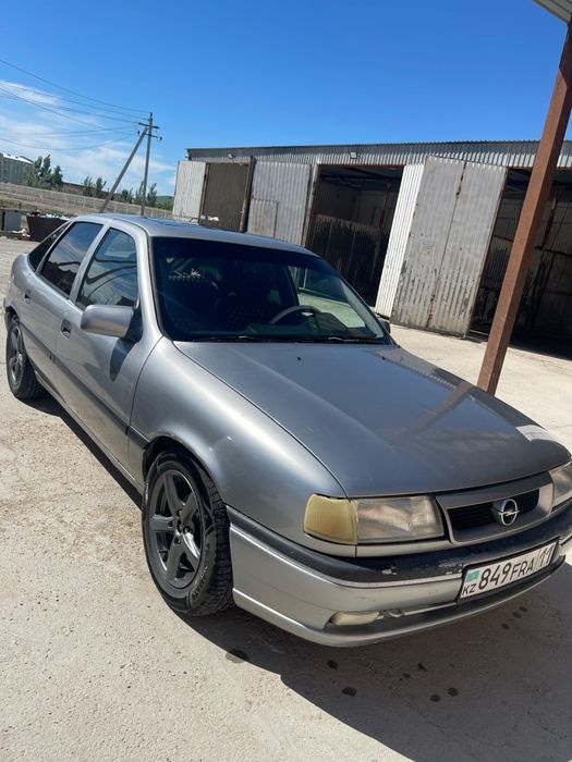 Opel Vectra A 1995 1.6 модуль