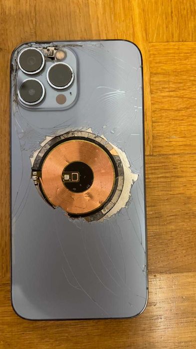 Iphone 13 pro max DEFECT la cutie + sticla spate noua pt cine are timp sa-l repare, trimit in tara