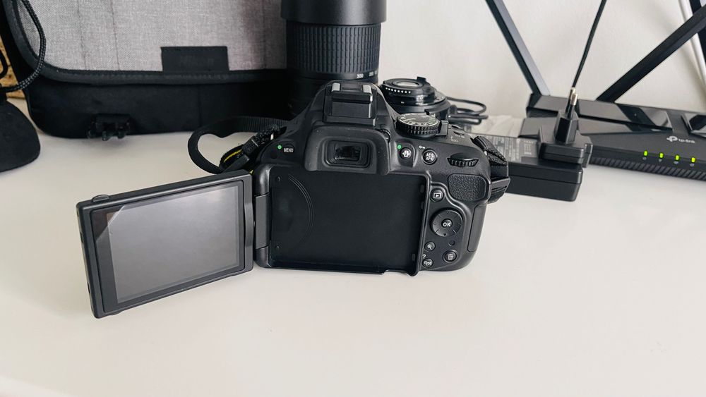 Nikon D5200 DSLR + 2 obiective VR | foarte puțin folosit