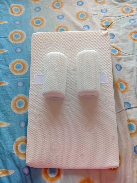 Ортопедична възглавница с шийни ролки