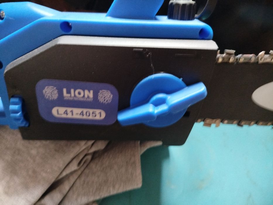 Продается электрическая пила..