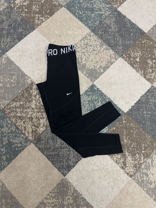 Дамски клин Nike Pro