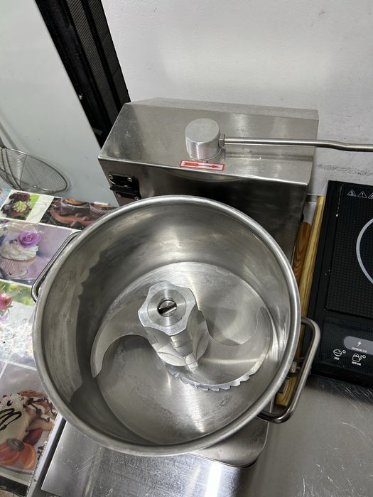 Куттер в очень хорошем состояние