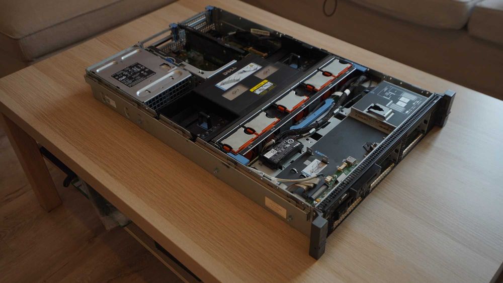 Сървър: Dell  PowerEdge R710