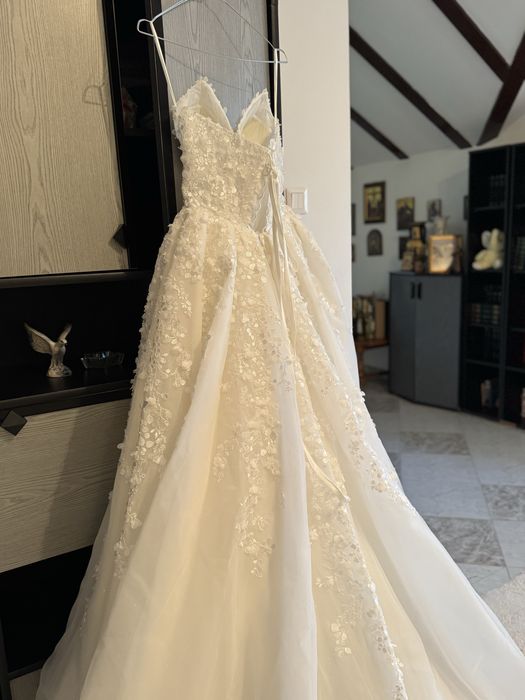 Rochie Mireasa model 2025
