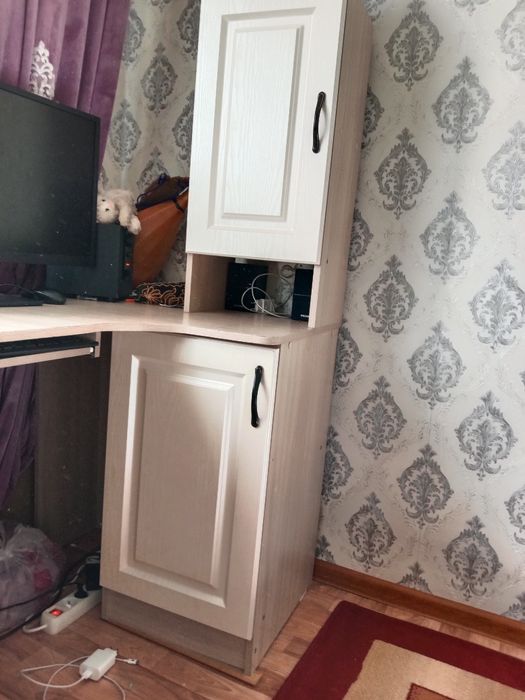 Продаётся компьютерный стол.