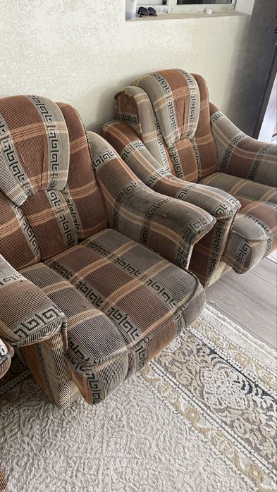 Продам диван и 2кресла