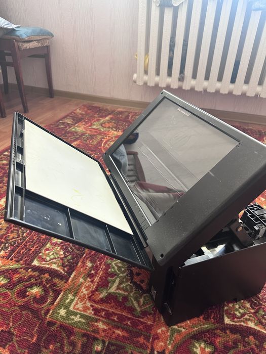 Принтер HP черно белое