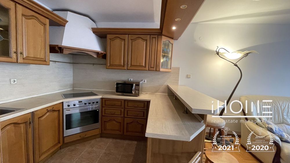 Дава се под наем Тристаен апартамент в София, Център - 124 кв.м за 1200 € - Снимка #1