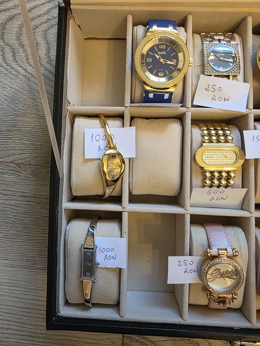 Vând ceasuri de dama