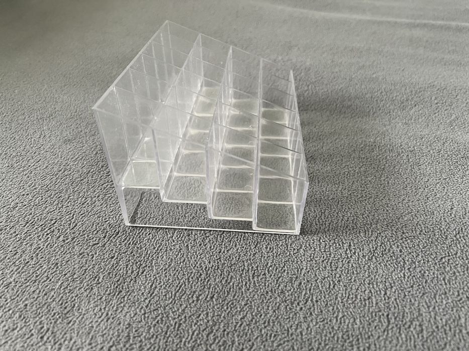 Органайзер для помад, 24 секции