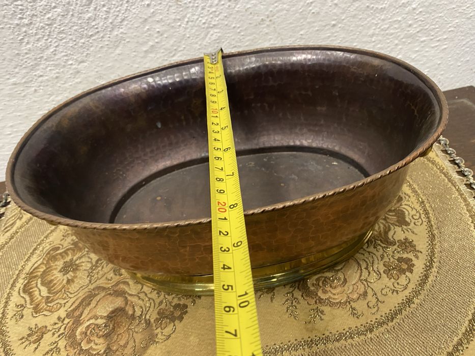 Кашпа меден овален съд с месингова основа Европа 1950 1970