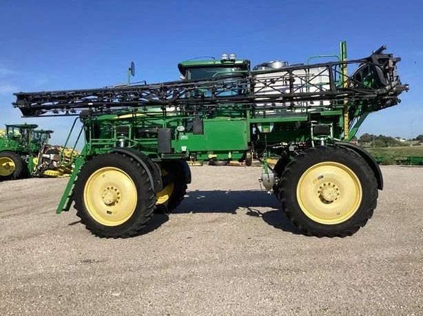 Опрыскиватель John Deere 4830