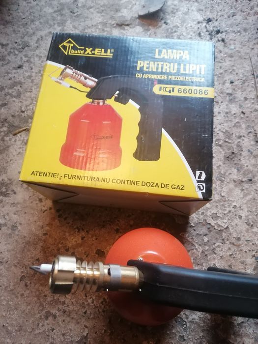 Lampa cu gaz pentru lupt, cu aprindere piezoelectrica