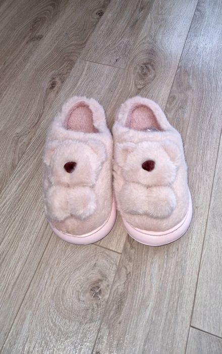 Нови Меки и топли дамски бежеви пантофи чехли