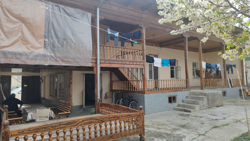 Hovli sotiladi 6 sotix