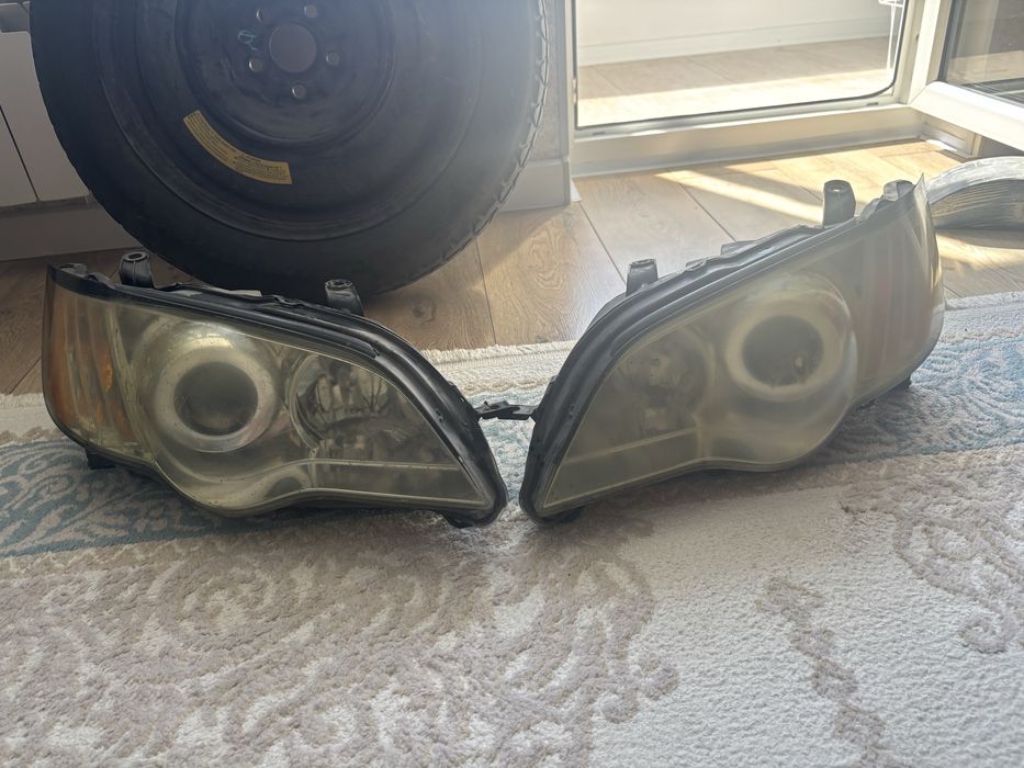 Продам фары в хорошем состояний на субару аутбэк 2008г