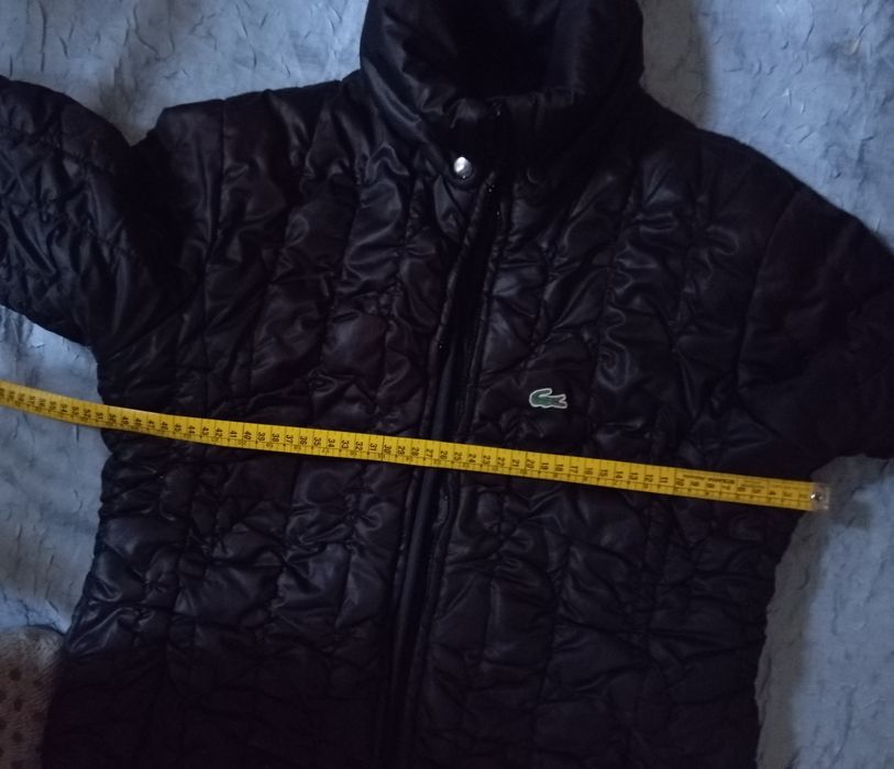 Vând geacă dama Lacoste!