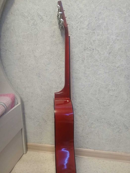 Продам Гитару 15000