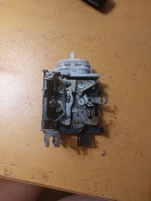 Дверной замок Ауди С4