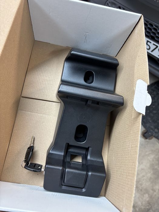 Стенна конзола зарядно Mercedes