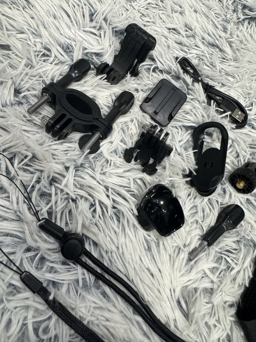 Мини екшън камера / спортна камера + аксесоари