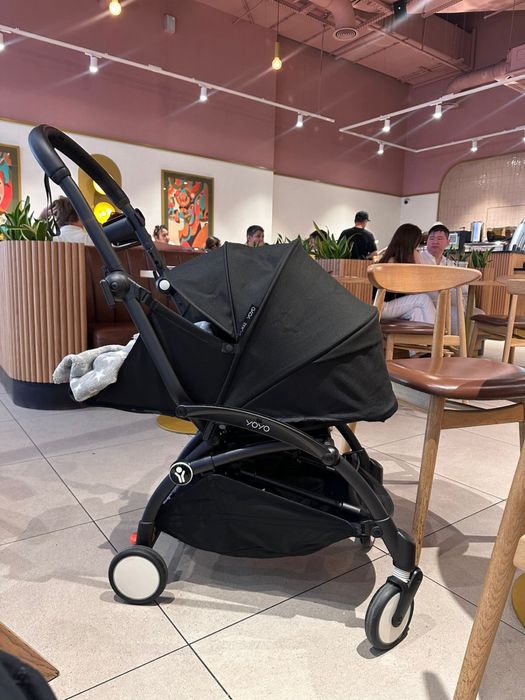Stokke yoyo 3 в черном цвете 2 в 1