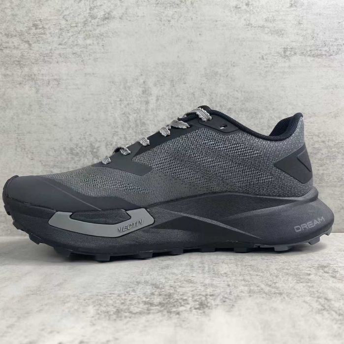 Продавам нови мъжки маратонки The North Face M Vectiv Enduris 4 black anthracit