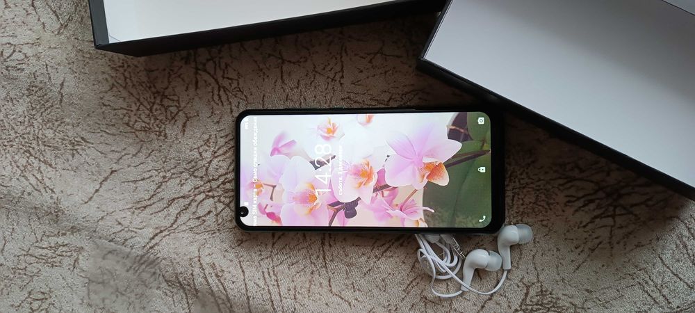 Смартфон неразличим от нов