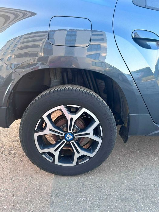 Vând Dacia Duster